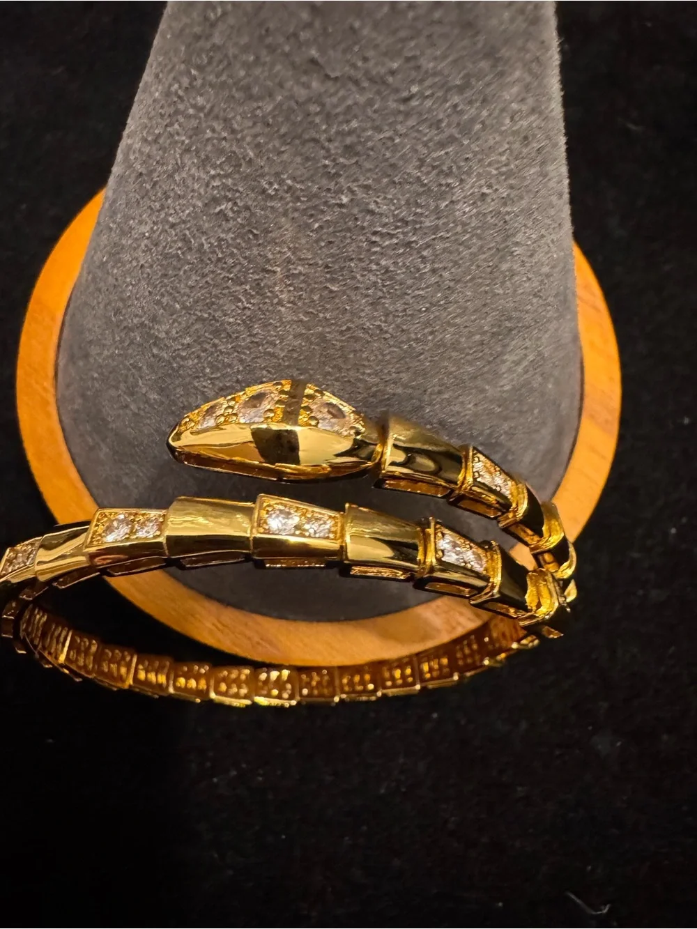 BVLGARI AU750 Gold Serpentine Bracelet with Crystal Accents